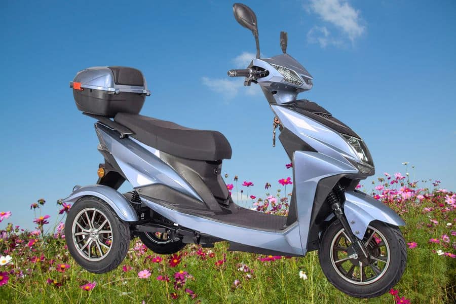 EW-10 Sporty Recreational 3 Wheel Mobility Travel Scooter